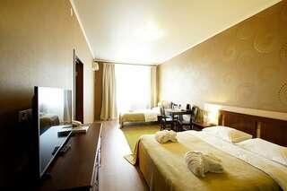 Гостиница Green Park Калуга Семейный 4х-местный номер-10