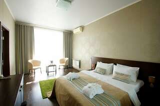 Гостиница Green Park Калуга Двухкомнатный люкс-1