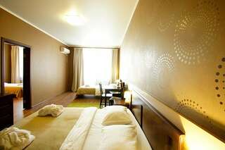 Гостиница Green Park Калуга Семейный 4х-местный номер-9