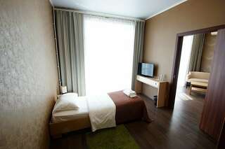 Гостиница Green Park Калуга Семейный 3х-местный номер-3