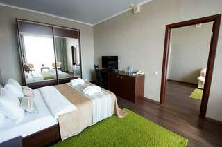 Гостиница Green Park Калуга Двухкомнатный люкс-9