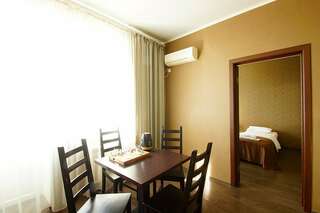 Гостиница Green Park Калуга Семейный 4х-местный номер-5